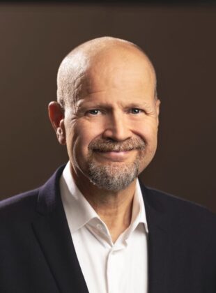 Kasvokuva Antti-Jussi Laineesta